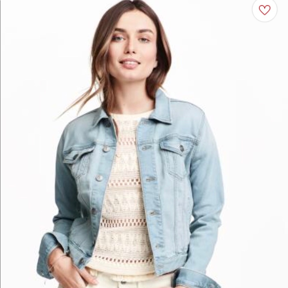 H&M BRAND NEW light denim jean jacket
